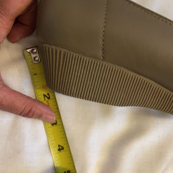 SOFTSPOTS LEATHER UPPER TAUPE SHOES.  NEW - Picture 5 of 7